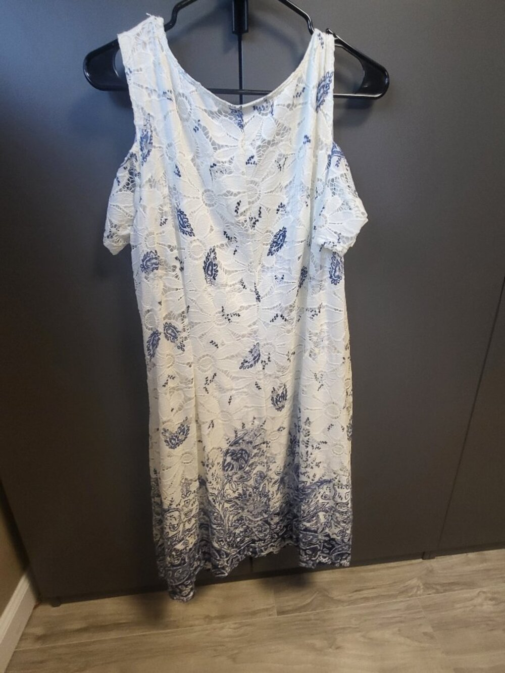 Robbie Bee Women's Lace Paisley Cold Shoulder Dress